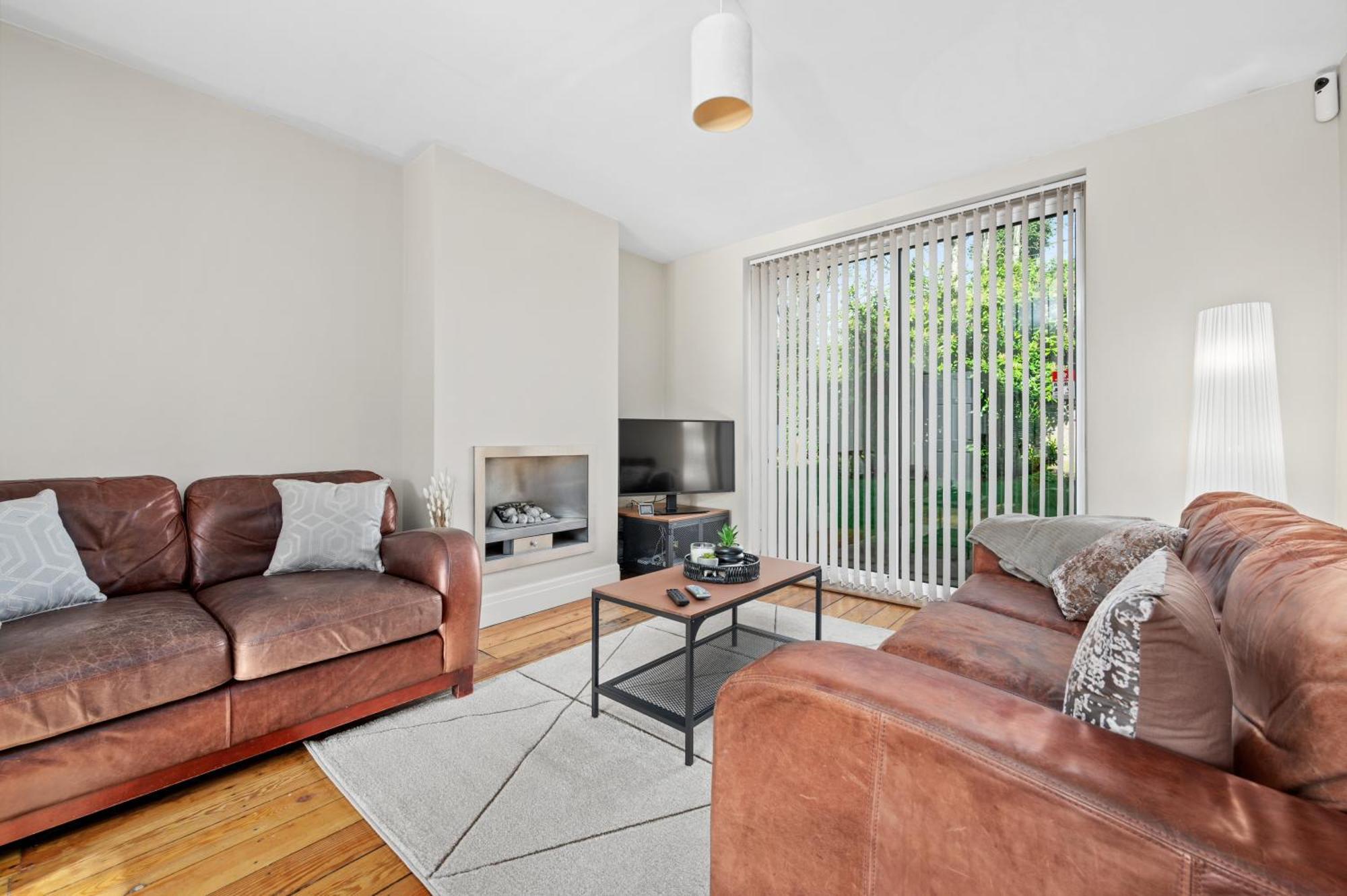Fantastic, Modern 3 Bedroom House Manchester Exteriör bild