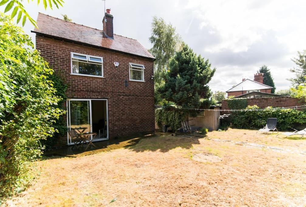 Fantastic, Modern 3 Bedroom House Manchester Exteriör bild